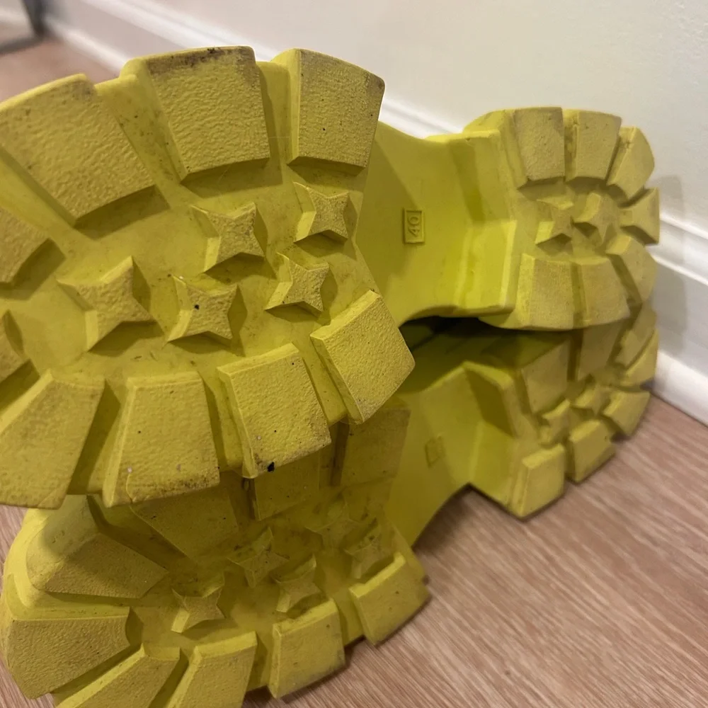 H&M Bright chartreuse Winter Boots - Picture 6 of 7